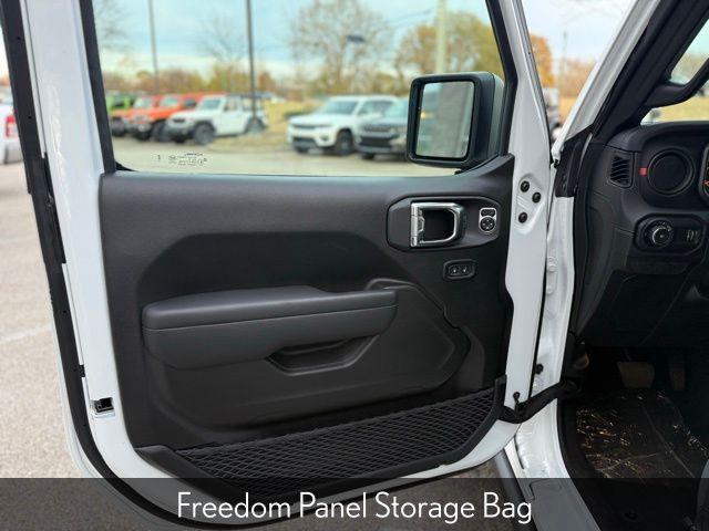 new 2025 Jeep Wrangler car, priced at $50,928