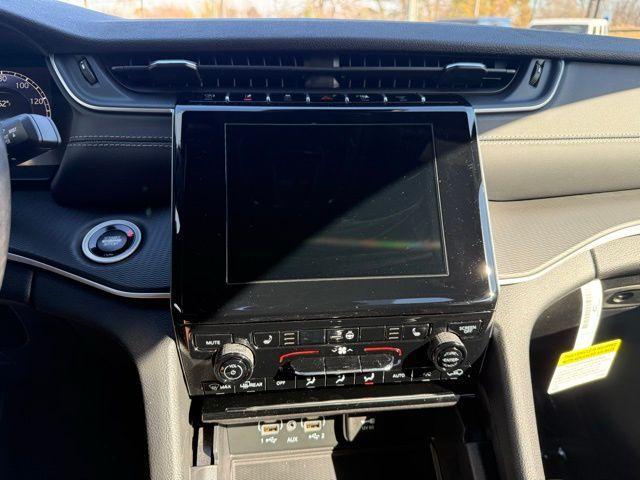 new 2025 Jeep Grand Cherokee car, priced at $40,784