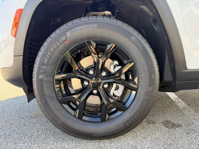 new 2025 Jeep Grand Cherokee car, priced at $41,284