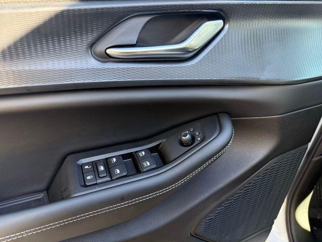 new 2025 Jeep Grand Cherokee car, priced at $41,284