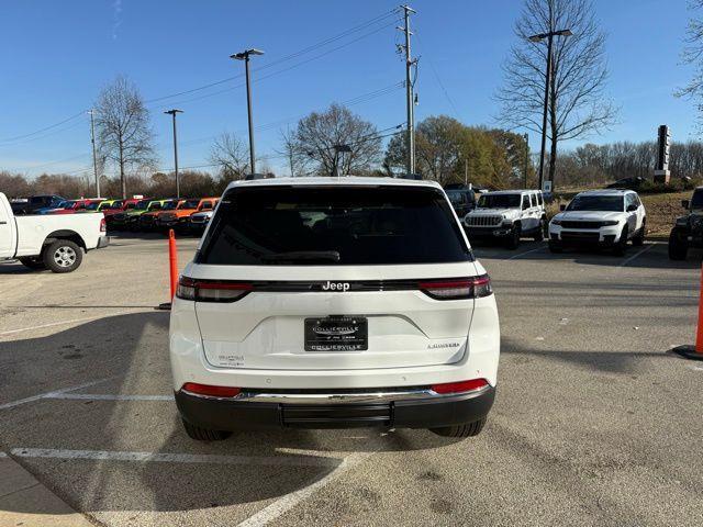 new 2025 Jeep Grand Cherokee car, priced at $42,003