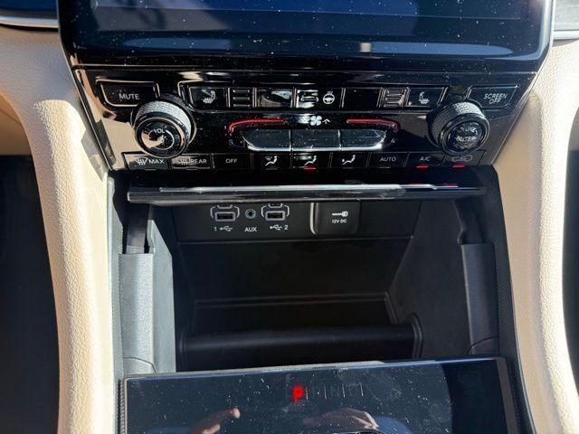 new 2025 Jeep Grand Cherokee car, priced at $42,003