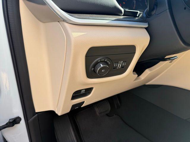 new 2025 Jeep Grand Cherokee car, priced at $42,003