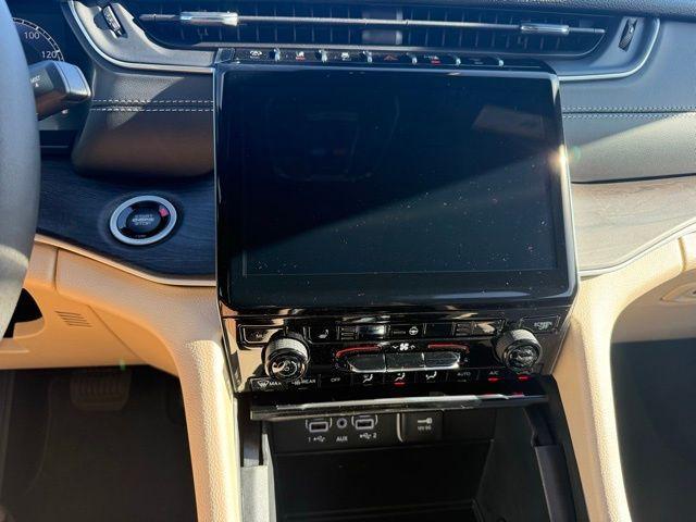 new 2025 Jeep Grand Cherokee car, priced at $44,503