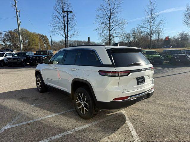 new 2025 Jeep Grand Cherokee car, priced at $42,003