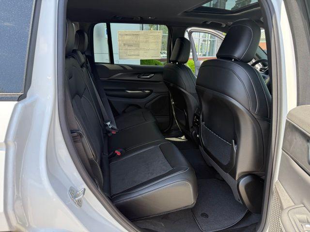 new 2025 Jeep Grand Cherokee car, priced at $37,576