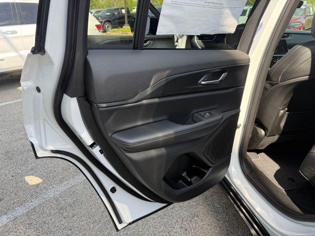 new 2025 Jeep Grand Cherokee car, priced at $37,576