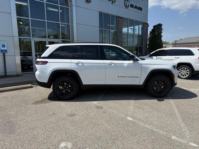 new 2025 Jeep Grand Cherokee car, priced at $37,576