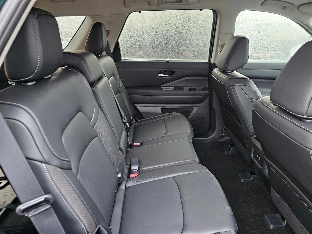 new 2025 Nissan Pathfinder car, priced at $46,017