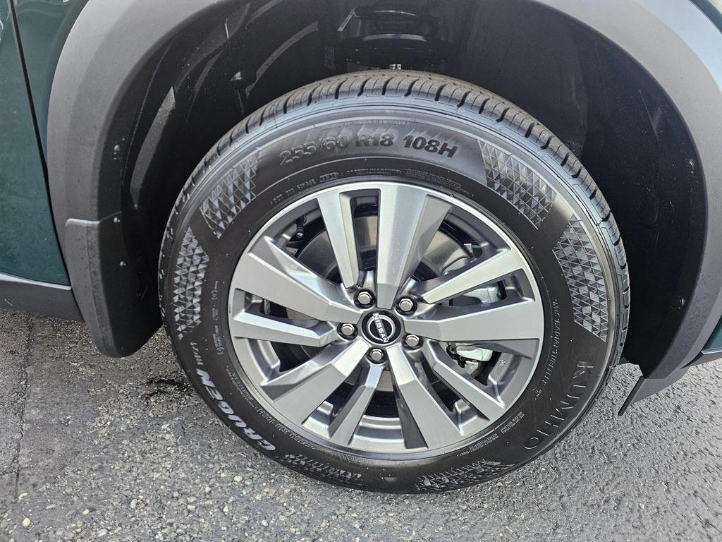 new 2025 Nissan Pathfinder car, priced at $44,413