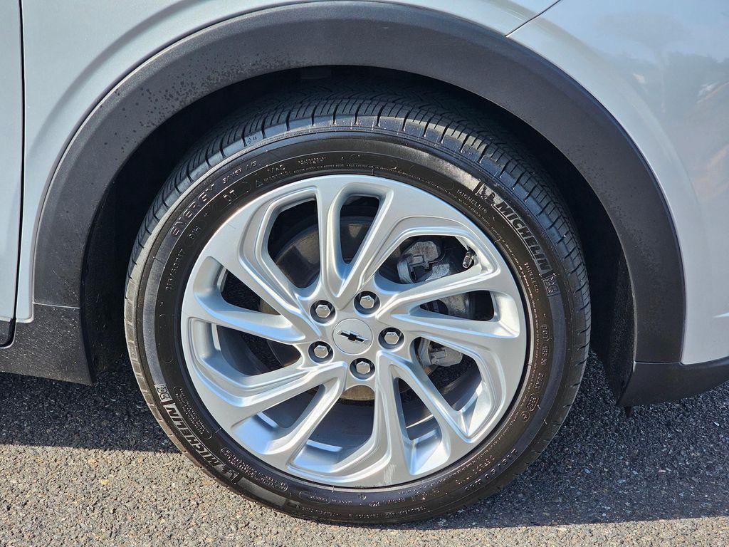 used 2023 Chevrolet Bolt EUV car, priced at $24,995