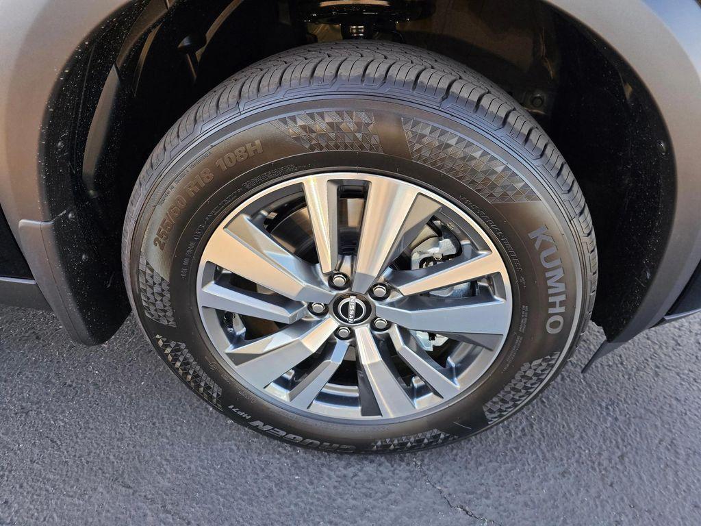 new 2025 Nissan Pathfinder car, priced at $44,588