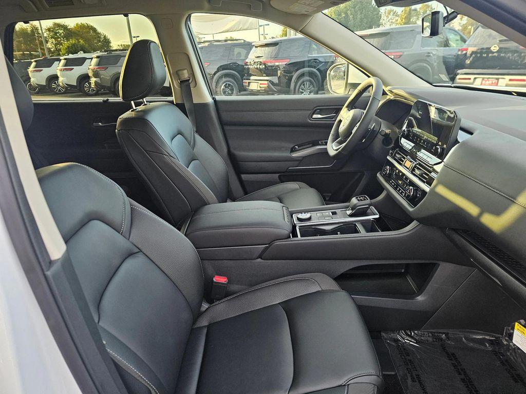 new 2025 Nissan Pathfinder car, priced at $45,091