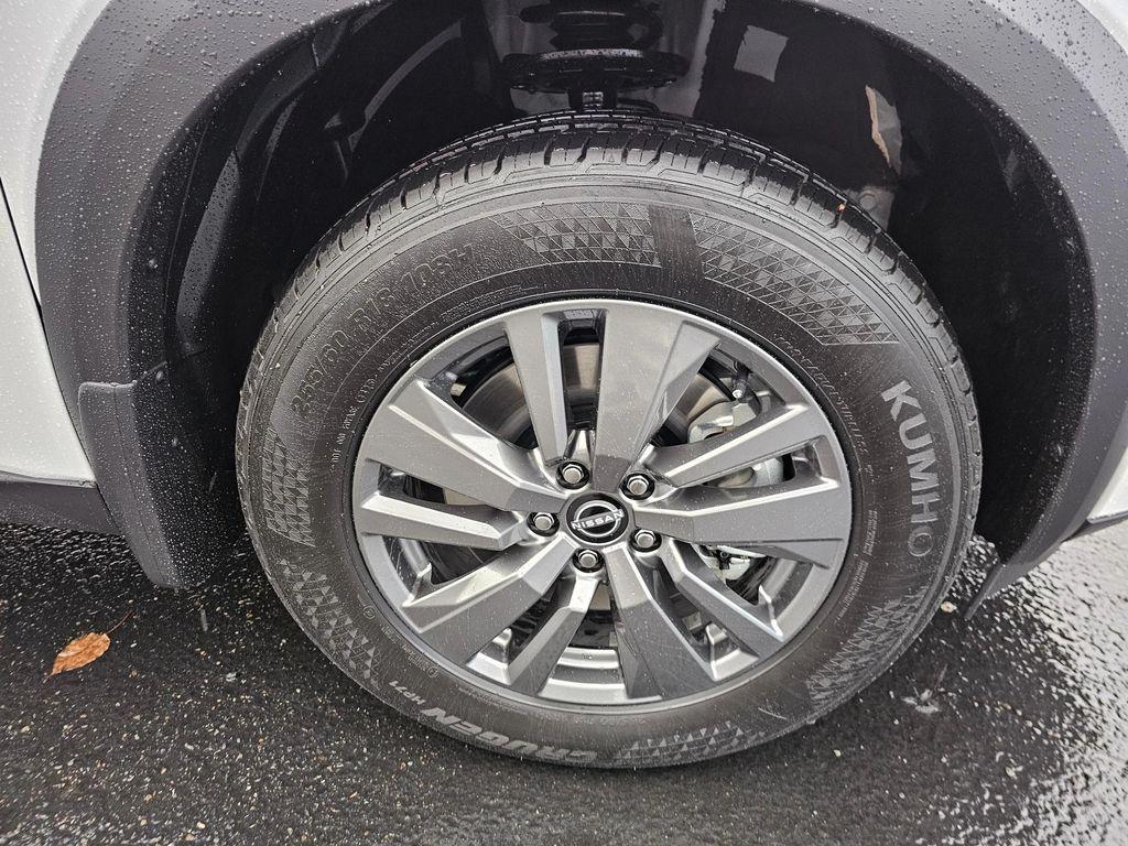 new 2025 Nissan Pathfinder car, priced at $44,035