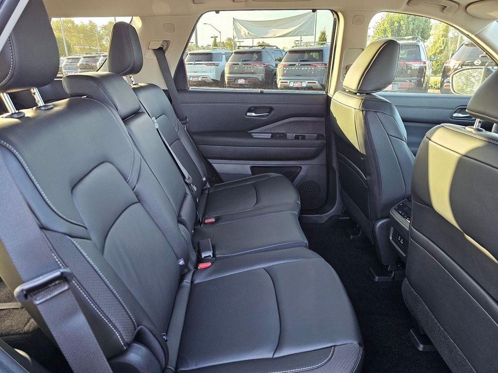 new 2025 Nissan Pathfinder car, priced at $44,750