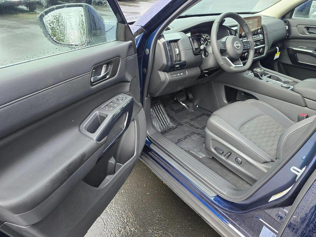 new 2025 Nissan Pathfinder car, priced at $43,629