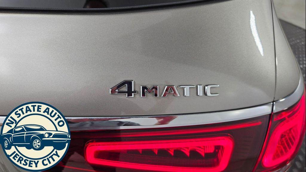 Mercedes-Benz GLS view 33