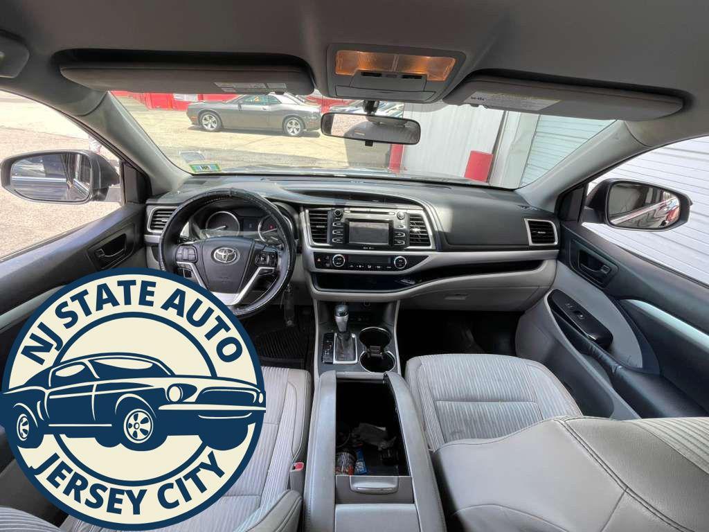 used 2014 Toyota Highlander car, priced at $9,495
