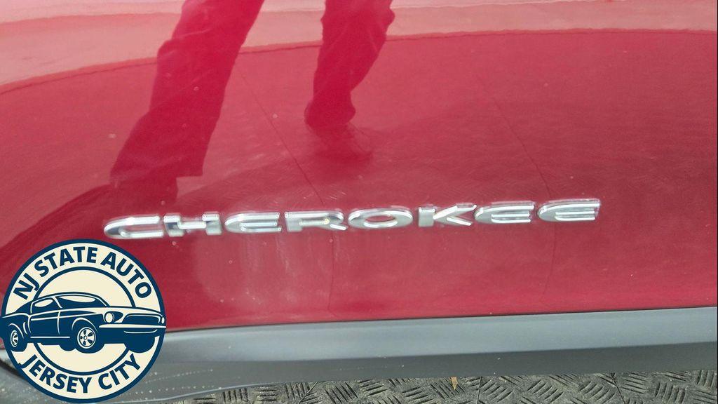 used 2019 Jeep Cherokee car, priced at $13,165