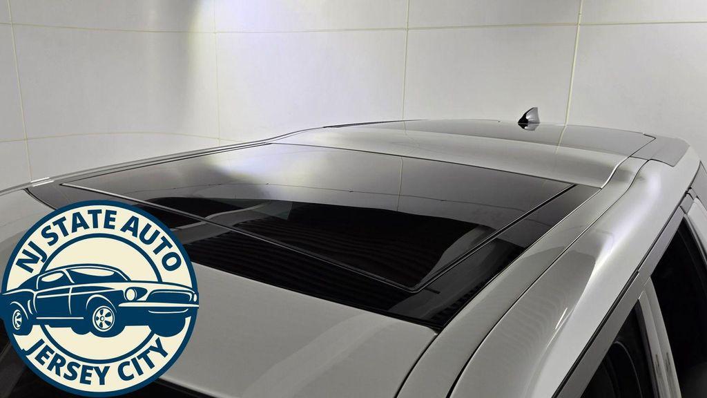 used 2019 Land Rover Discovery car, priced at $16,665