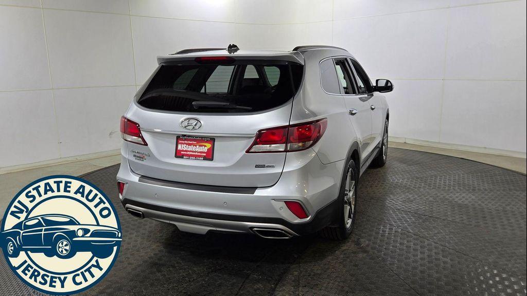 used 2018 Hyundai Santa Fe car, priced at $17,495