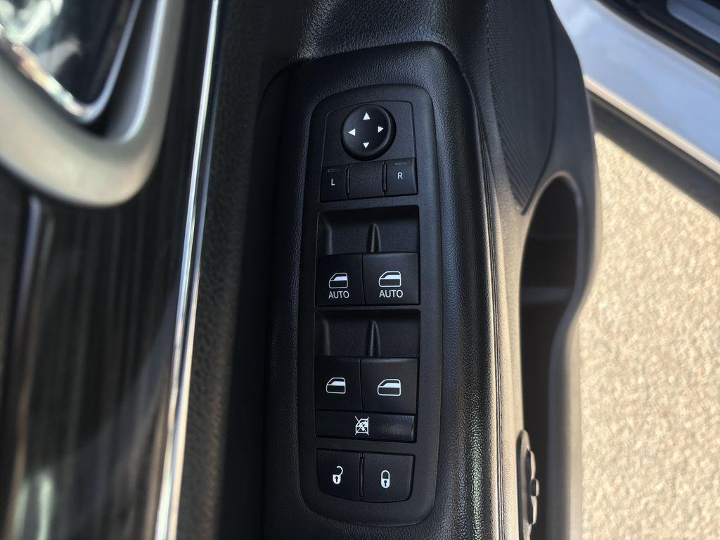 used 2022 Jeep Grand Cherokee car, priced at $27,297