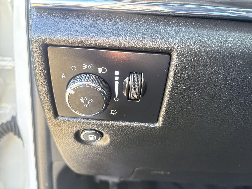 used 2022 Jeep Grand Cherokee car, priced at $27,297