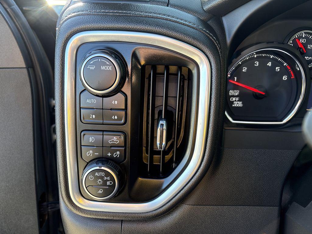 used 2022 Chevrolet Silverado 1500 car, priced at $30,994