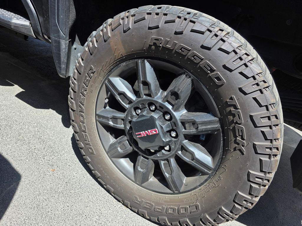 used 2025 GMC Sierra 2500 car, priced at $75,793