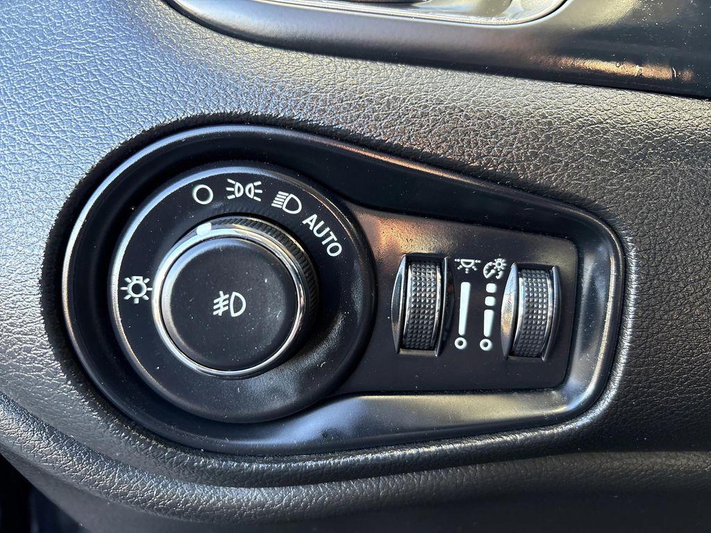 used 2022 Jeep Renegade car, priced at $15,599