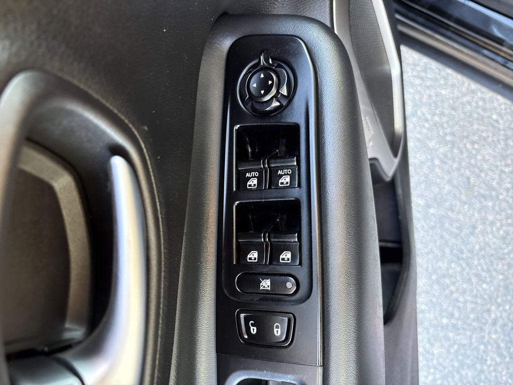 used 2022 Jeep Renegade car, priced at $14,998