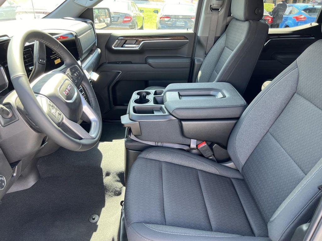 new 2025 GMC Sierra 1500 car, priced at $47,977