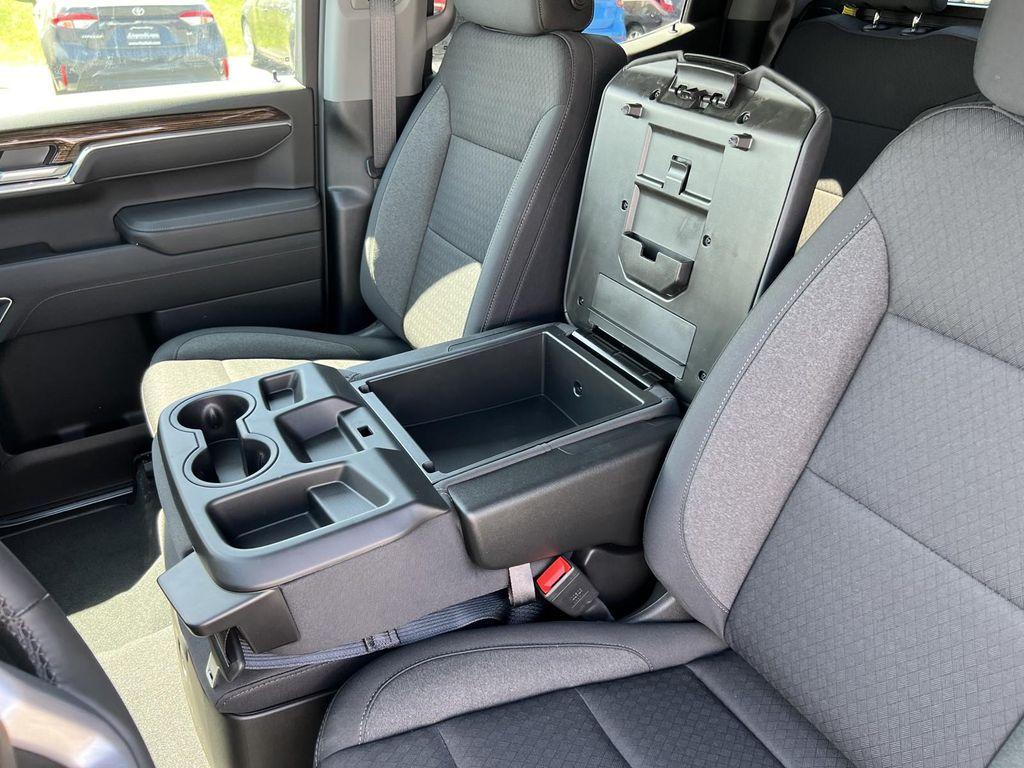 new 2025 GMC Sierra 1500 car, priced at $47,977