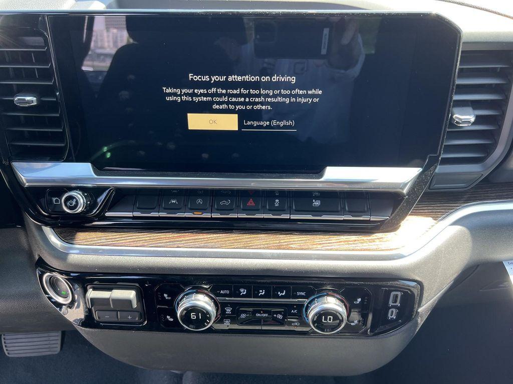 new 2025 GMC Sierra 1500 car, priced at $47,977