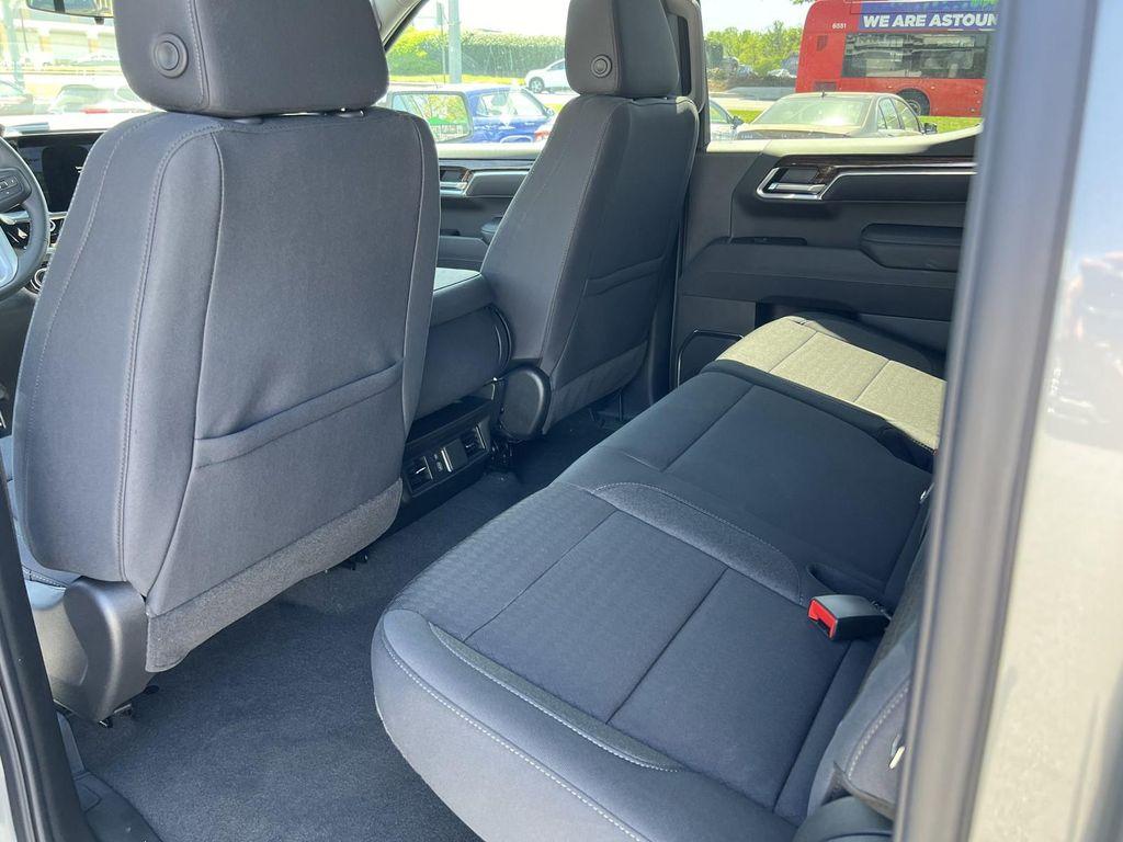 new 2025 GMC Sierra 1500 car, priced at $47,977