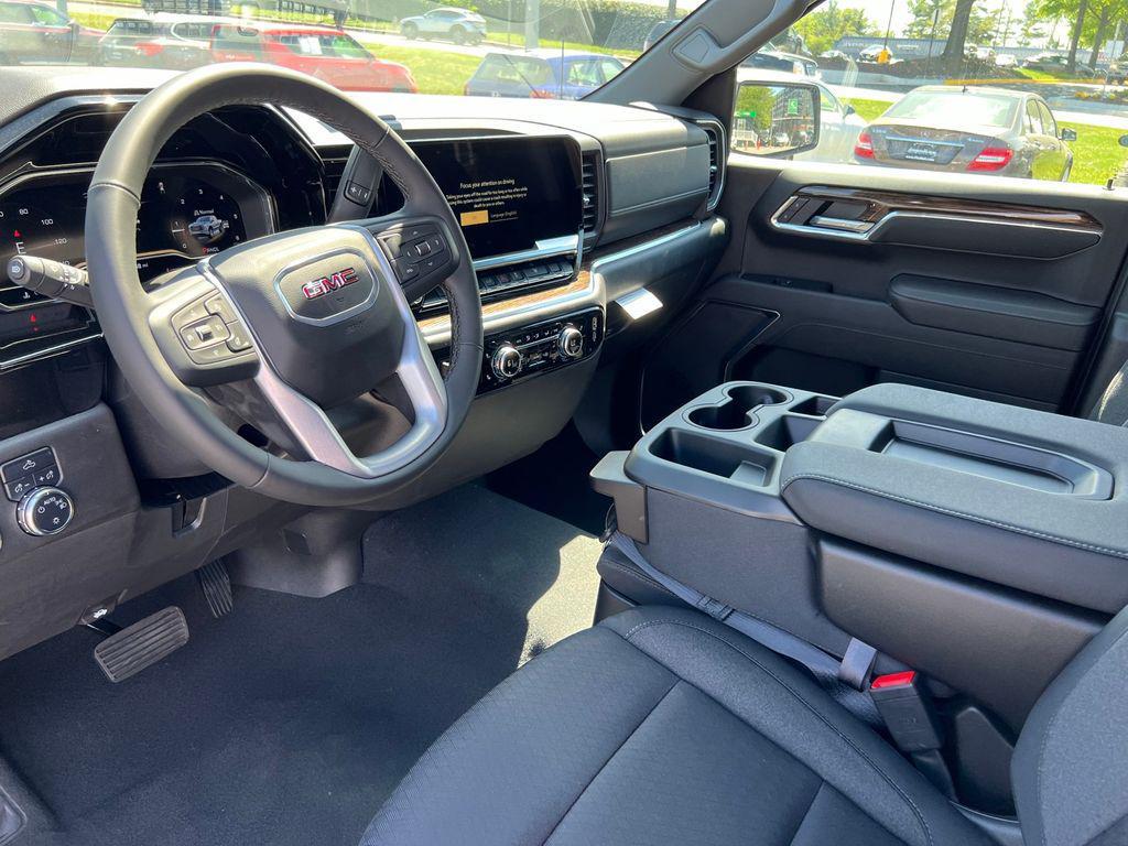 new 2025 GMC Sierra 1500 car, priced at $47,977