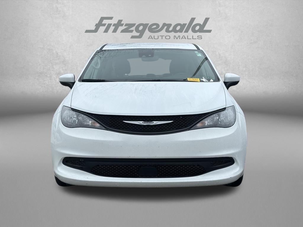 used 2023 Chrysler Voyager car