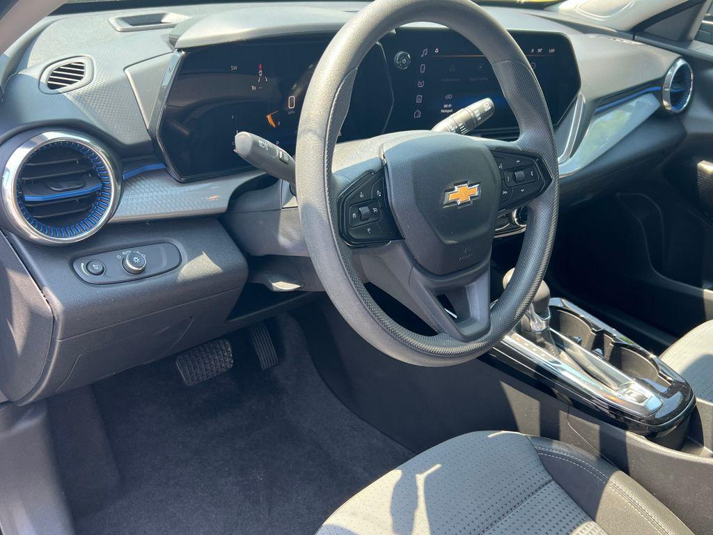 used 2025 Chevrolet Trax car, priced at $22,376