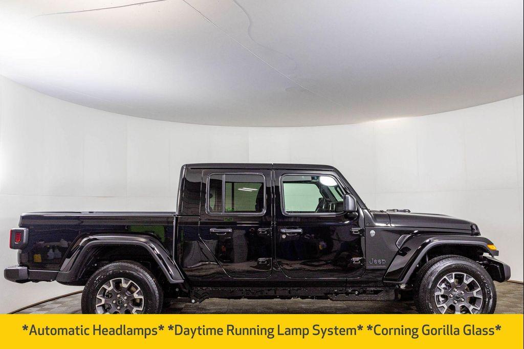 new 2026 Jeep Gladiator car, priced at $45,448