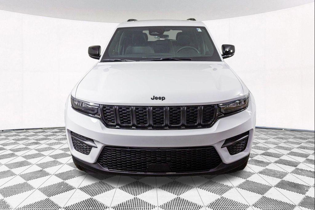 new 2025 Jeep Grand Cherokee car, priced at $38,486
