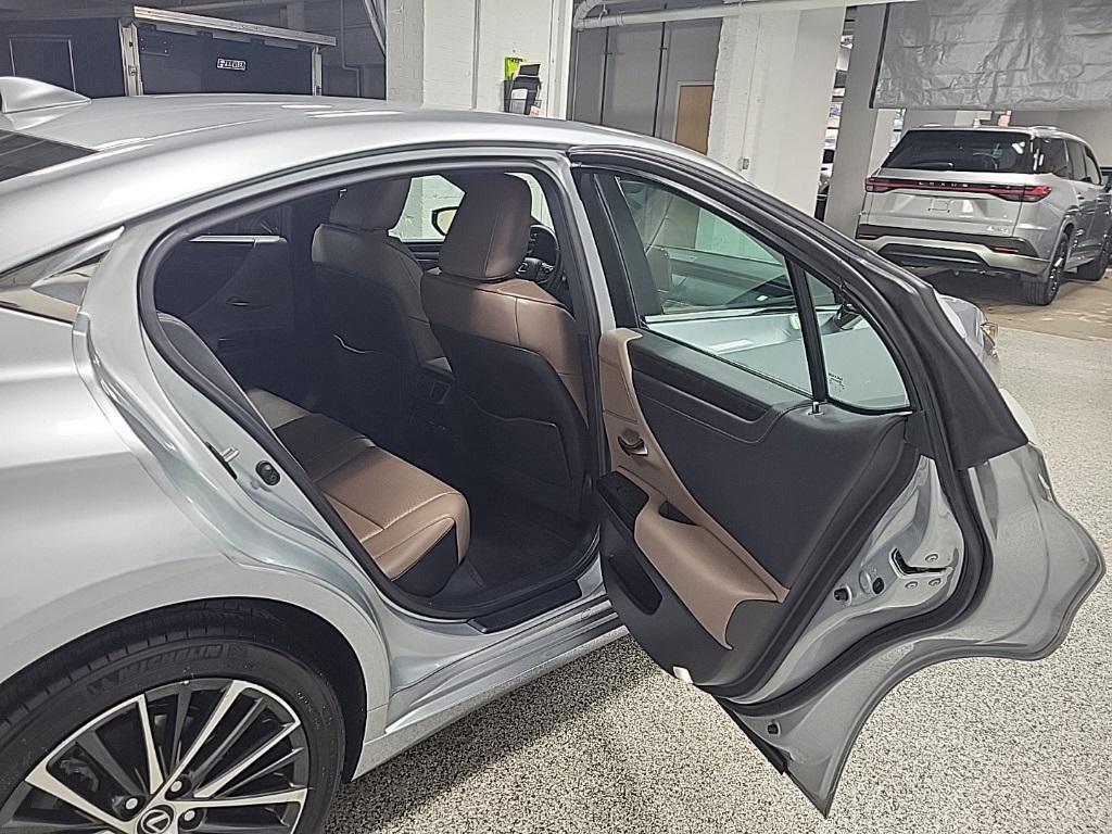 used 2024 Lexus ES 350 car, priced at $41,991