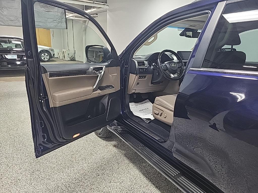 used 2022 Lexus GX 460 car, priced at $44,444
