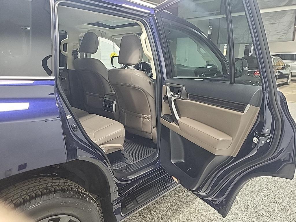 used 2022 Lexus GX 460 car, priced at $44,444