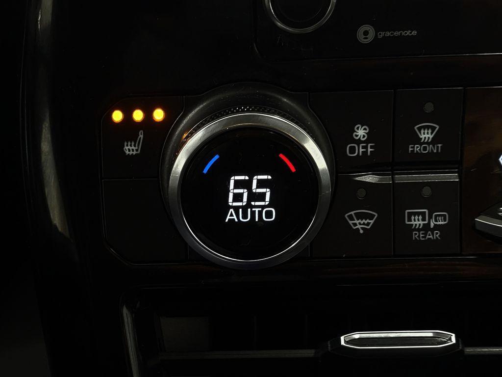 used 2022 Toyota Highlander car, priced at $38,684