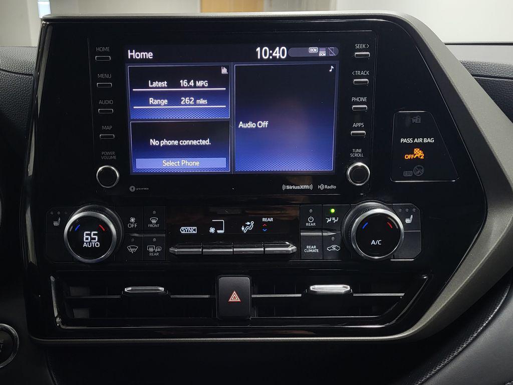 used 2022 Toyota Highlander car, priced at $38,684