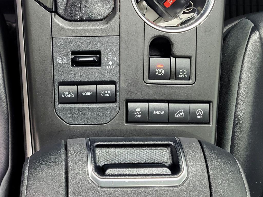 used 2022 Toyota Highlander car, priced at $38,684