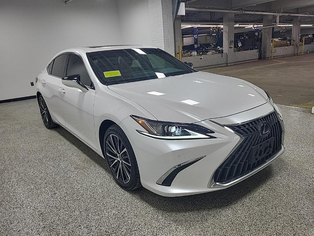 used 2025 Lexus ES 300h car, priced at $44,444