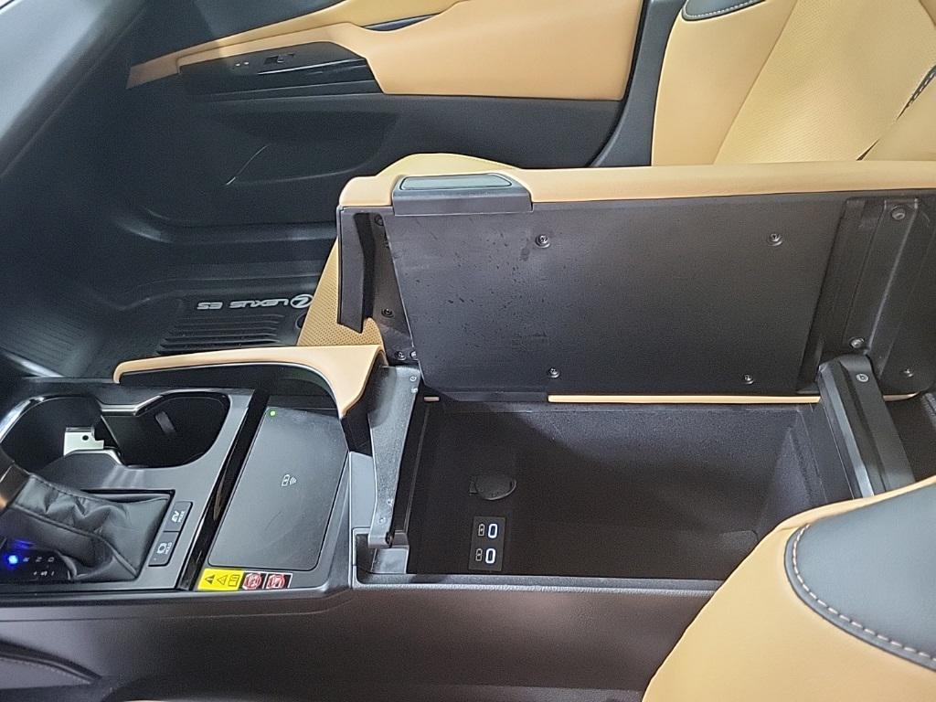 used 2025 Lexus ES 300h car, priced at $44,444