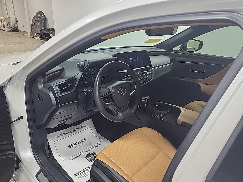 used 2025 Lexus ES 300h car, priced at $44,444