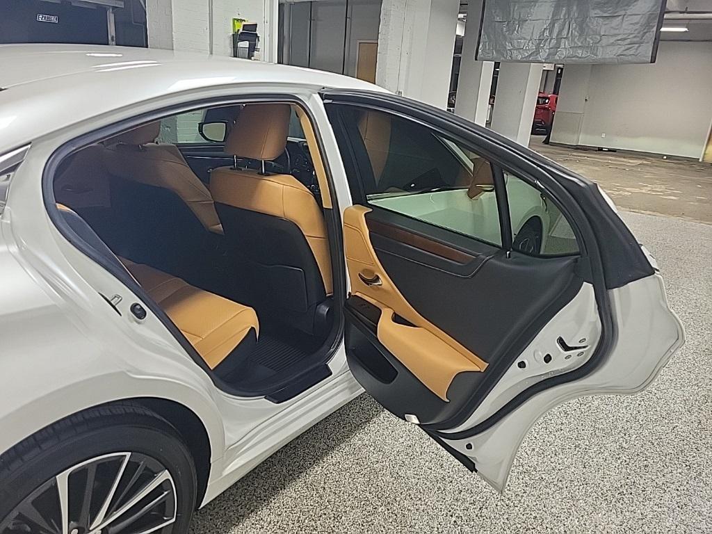 used 2025 Lexus ES 300h car, priced at $44,444
